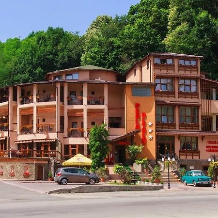 Hotel Perla Oltului Căciulata Exterior foto