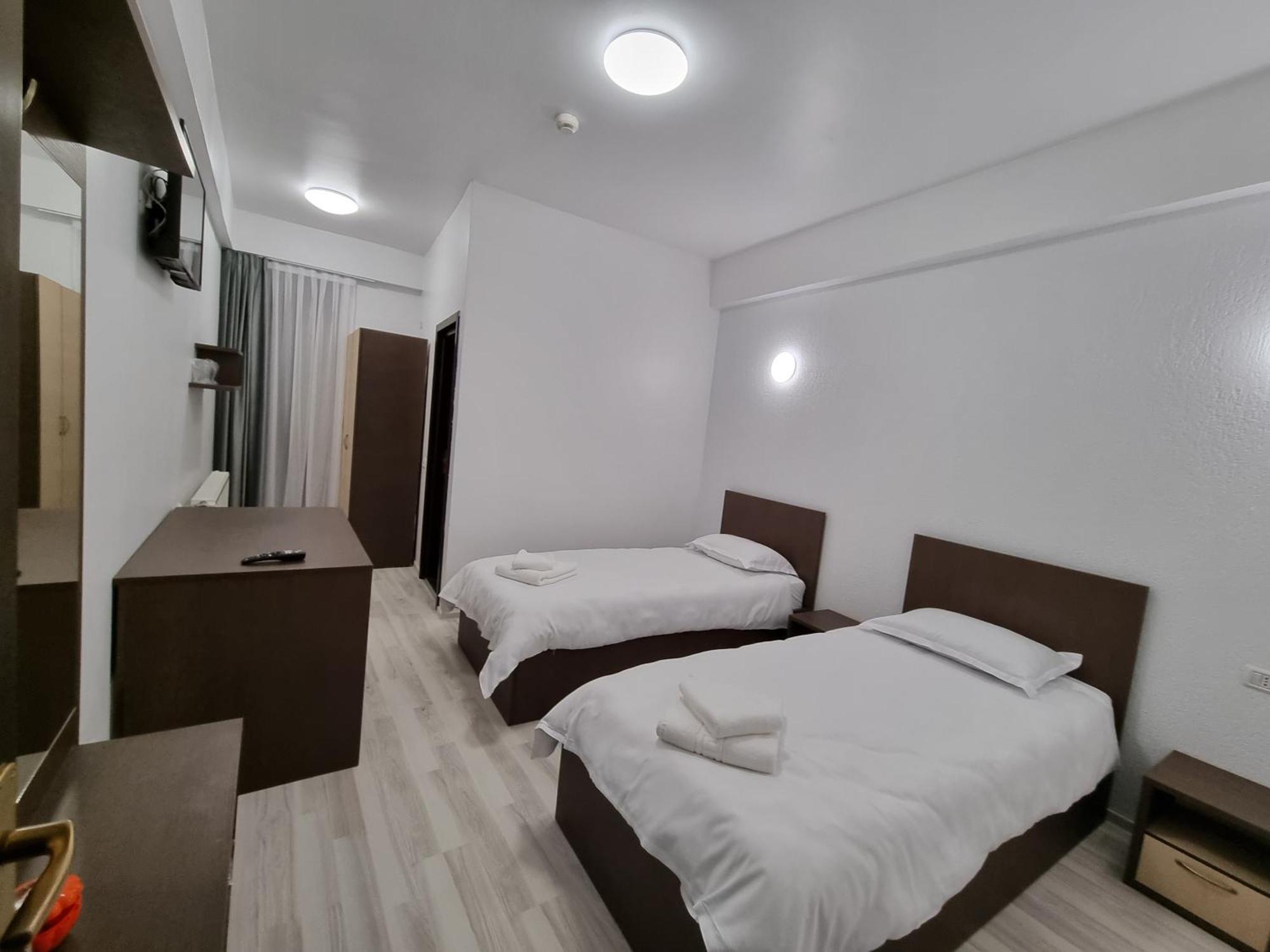 Hotel Perla Oltului Căciulata Exterior foto