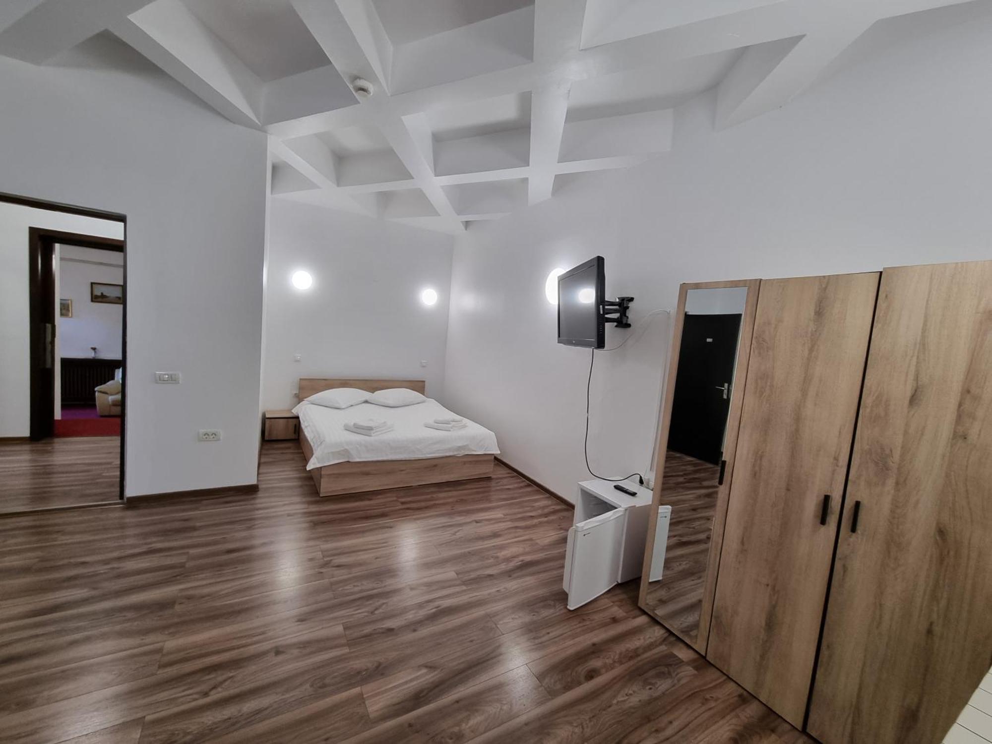 Hotel Perla Oltului Căciulata Exterior foto