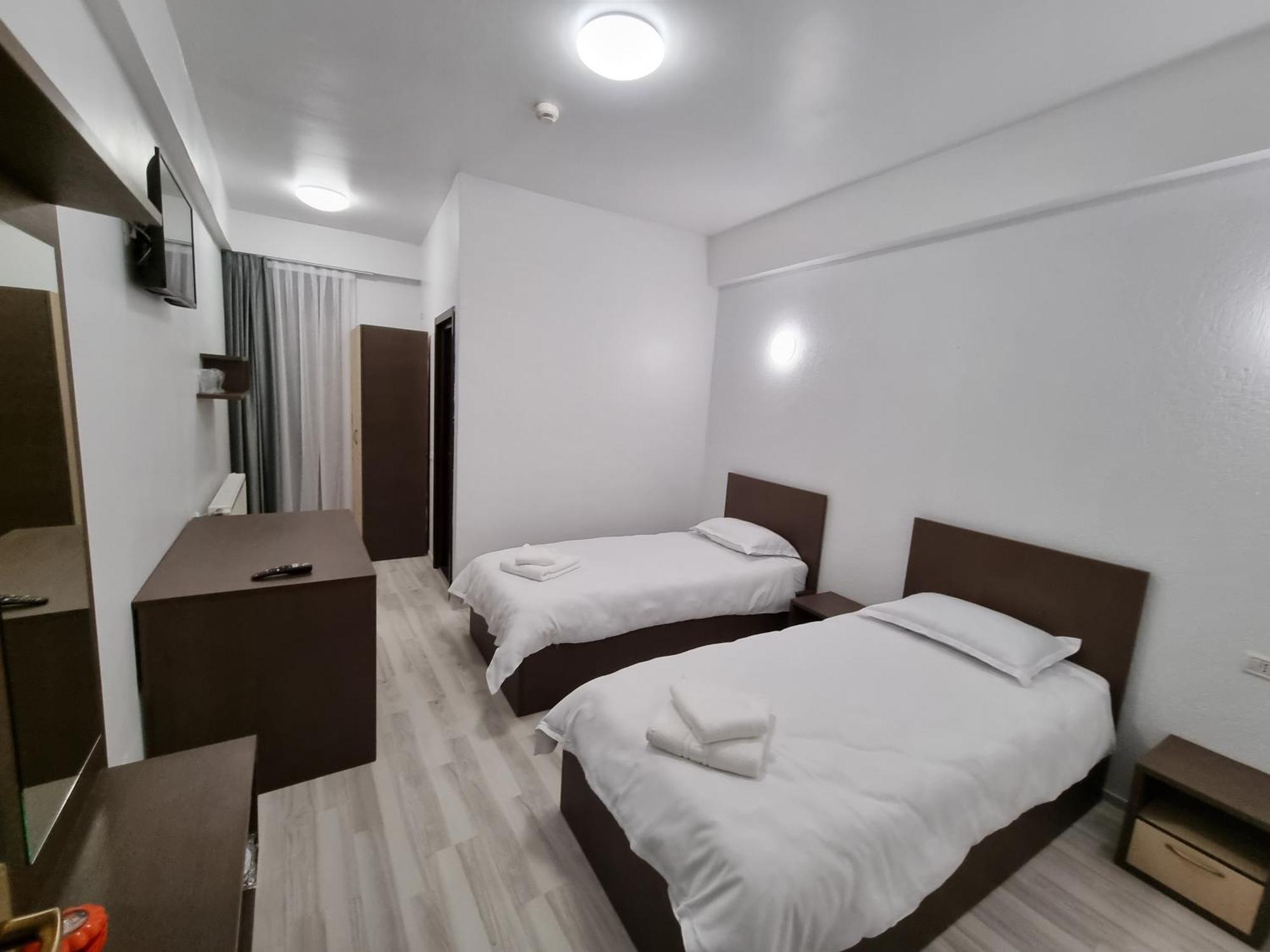 Hotel Perla Oltului Căciulata Exterior foto