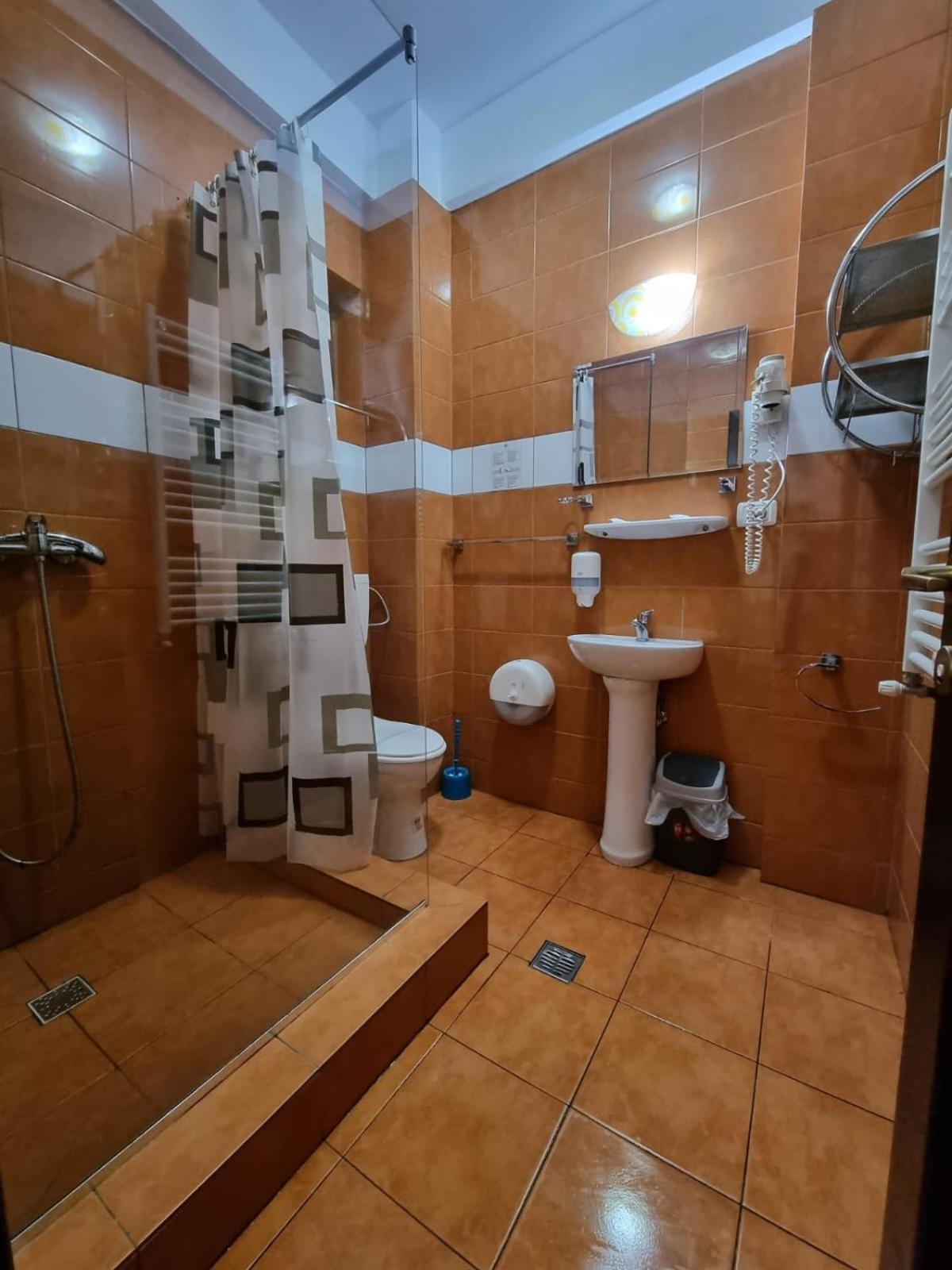 Hotel Perla Oltului Căciulata Exterior foto