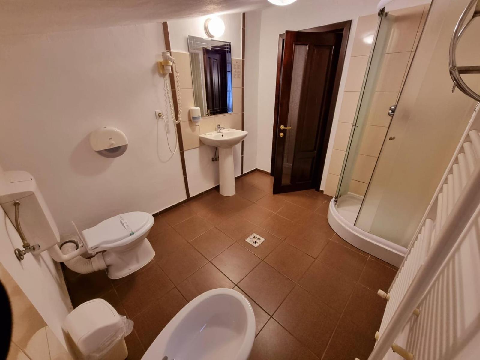 Hotel Perla Oltului Căciulata Exterior foto