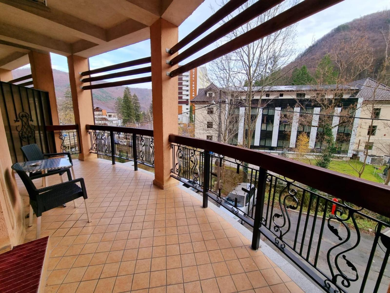 Hotel Perla Oltului Căciulata Exterior foto