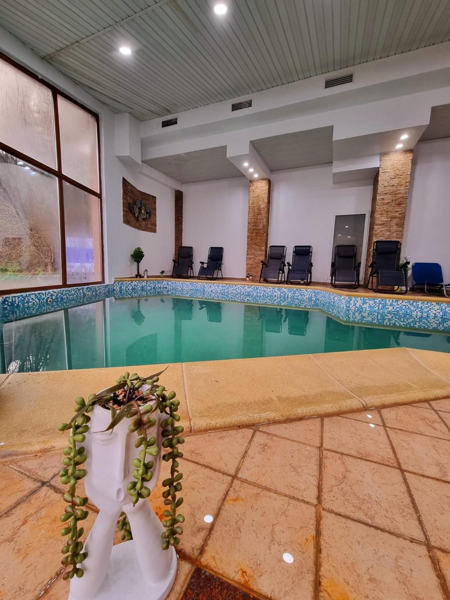 Hotel Perla Oltului Căciulata Exterior foto
